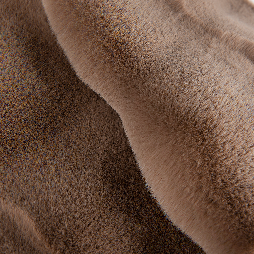 Soft 100% Polyester Faux Rabbit Fur Fabric for Winter Ponchos and Ladies Pullovers