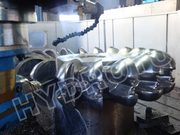 0.5MW - 20MW Small Pelton Hydro Turbine / Pelton Water Turbine with 0Cr13Ni4Mo Stainless Steel Runner