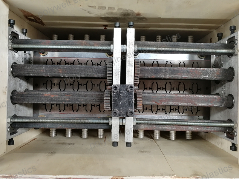 Plastic Moulded Components Plastic Extrusion Mold For PA Polymer Extrusion Machine