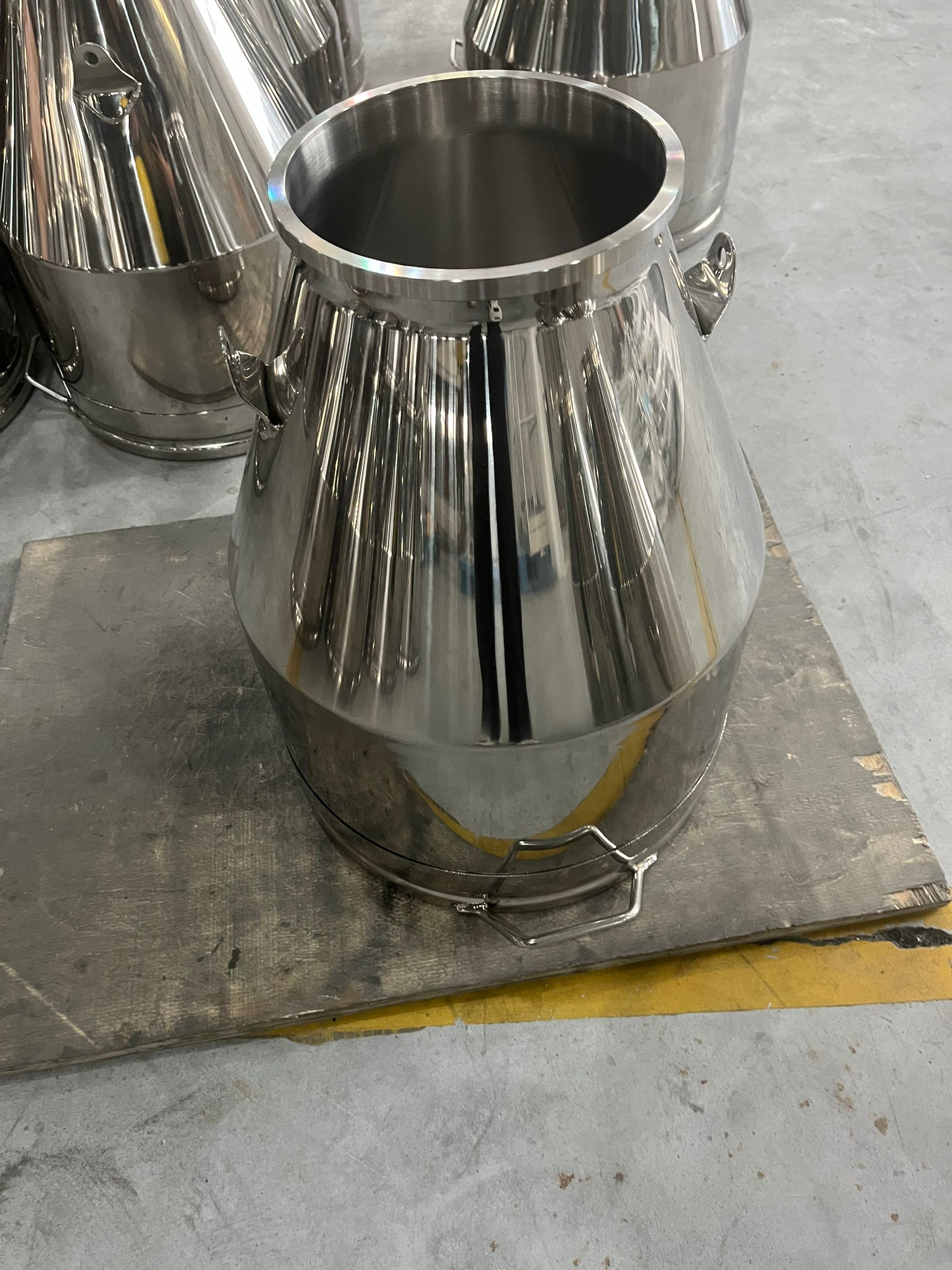 Food Grade Stainless Steel Milking Machine Bucket System 6 KG