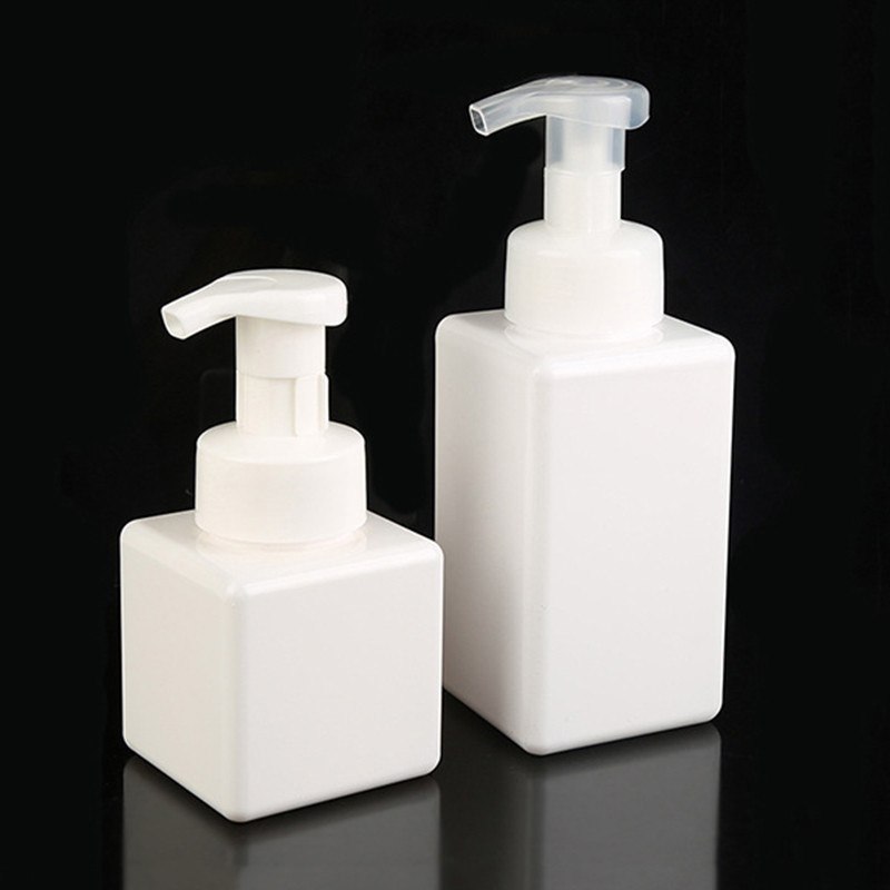 Square Shape Cosmetic PET Plastic Spray Bottles Customized Logo Printing