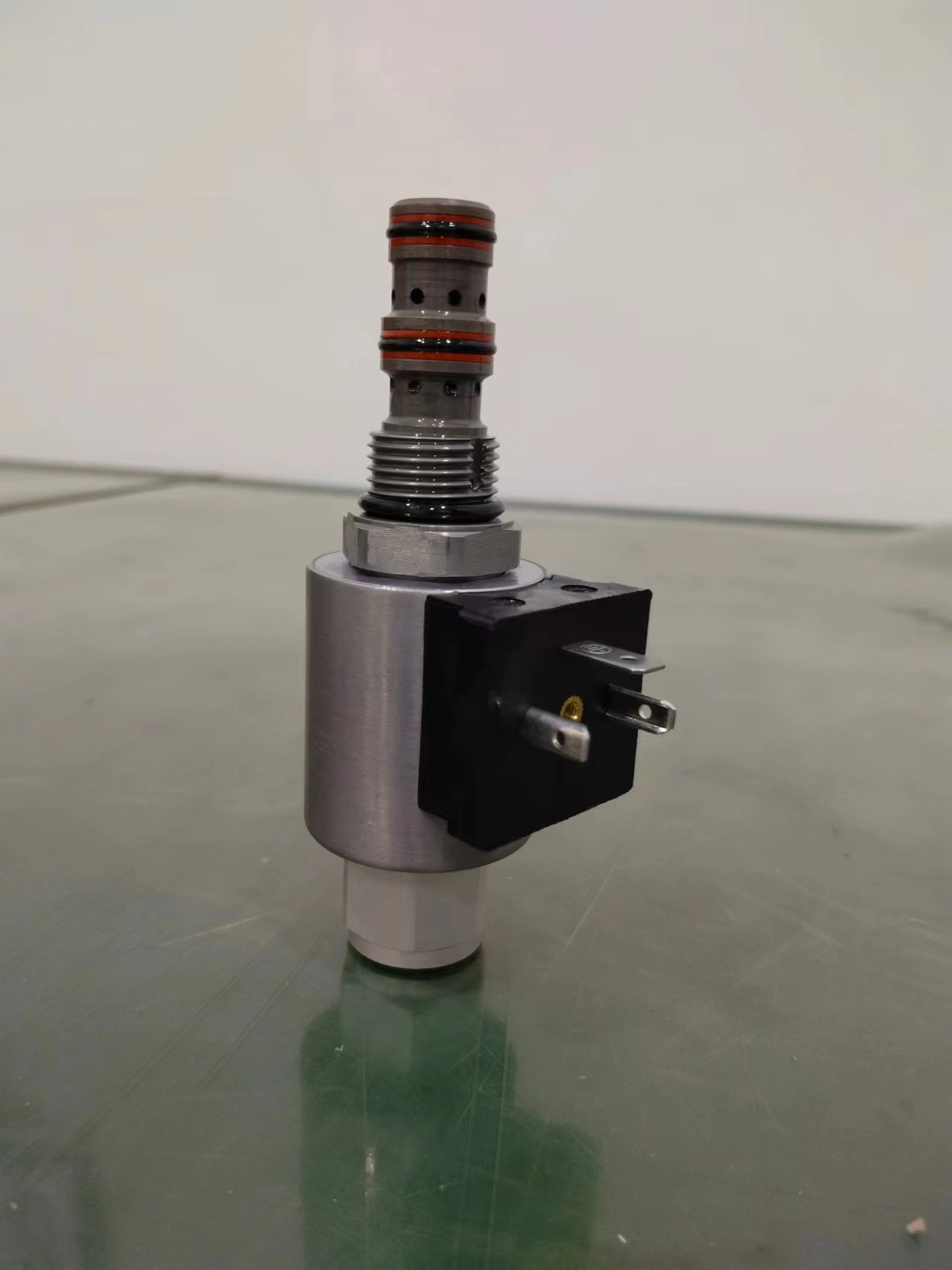 KDPR08-33-0-N proportional valve with 3 way 2 position solenoid valve