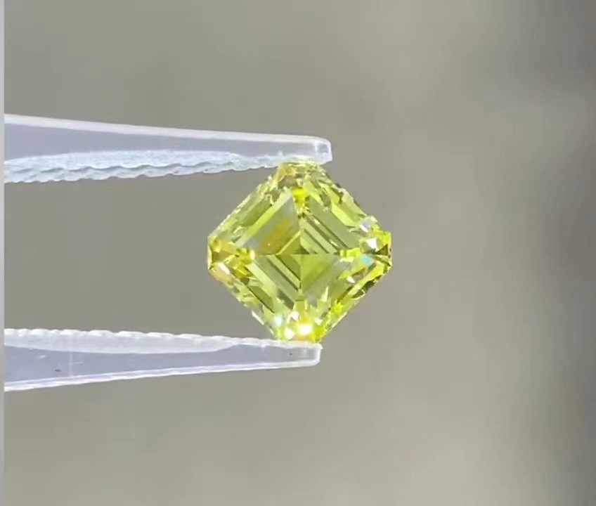1.04 Carat Aches CVD Lab Created Yellow Diamond With Jewelry Accessories