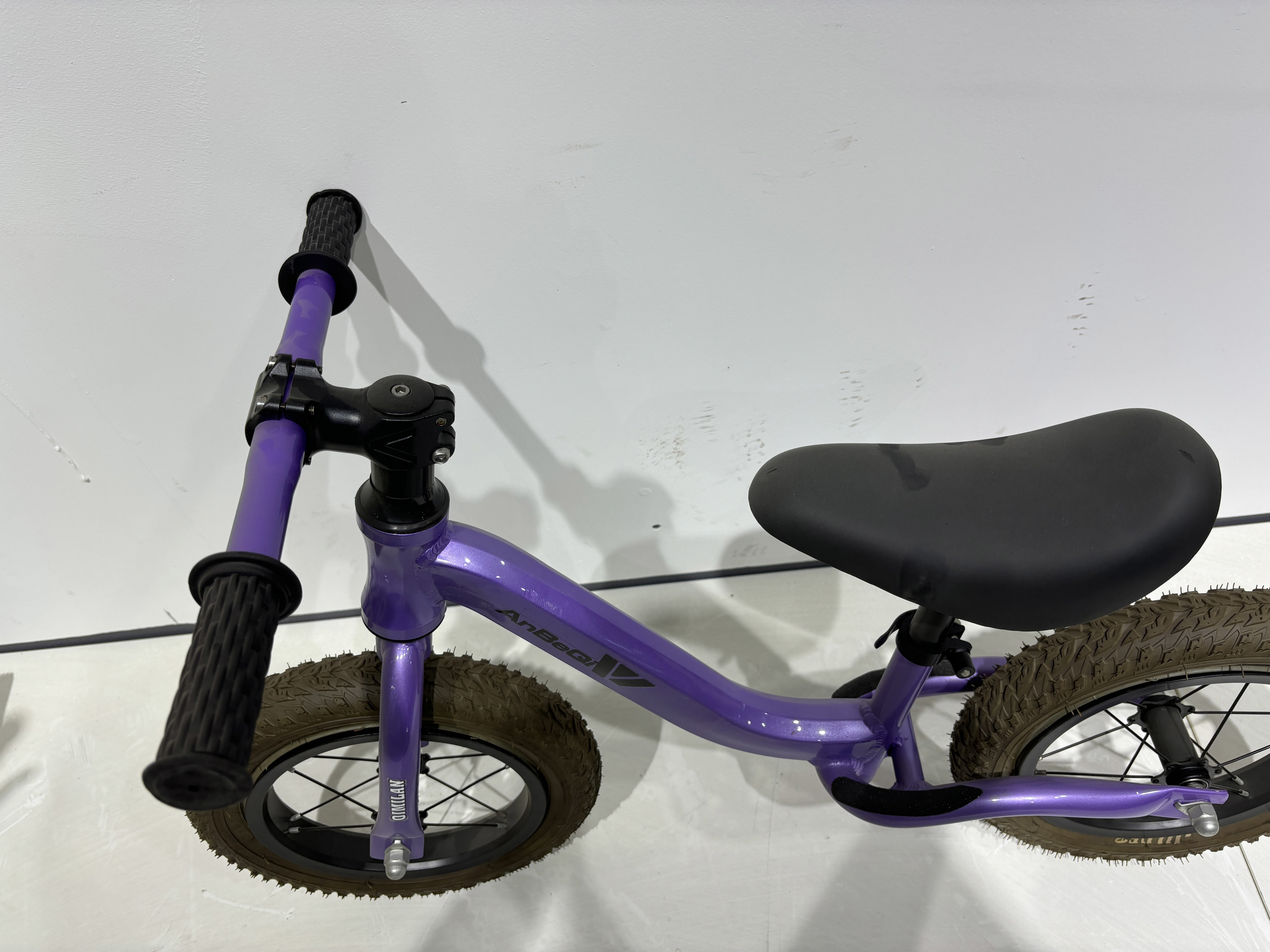Customized Childrens Push Bike With Air-Filled Tires And Comfortable Saddle