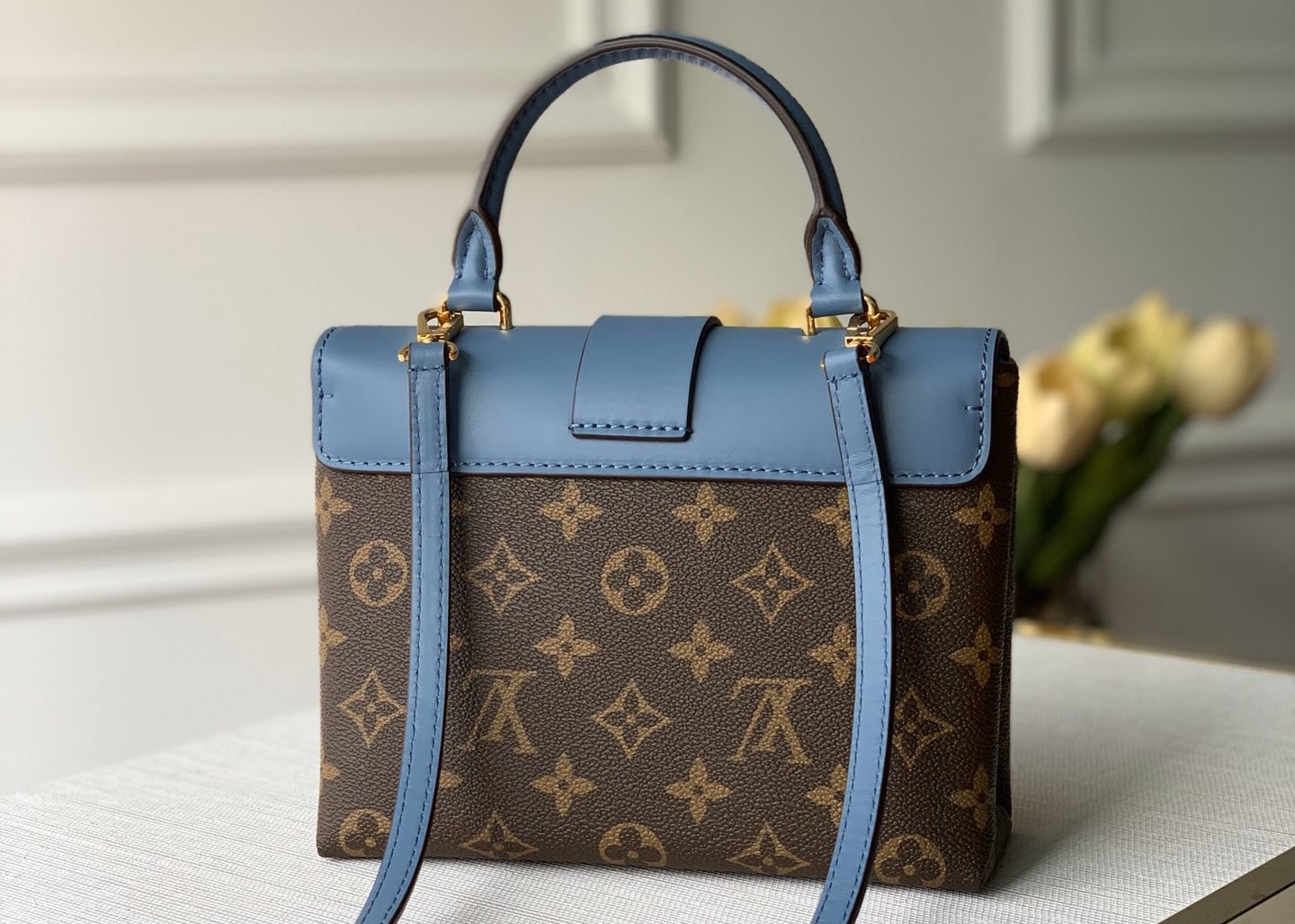 Women'S Black Handhold Luxury Bucket Bag With Lock Catch