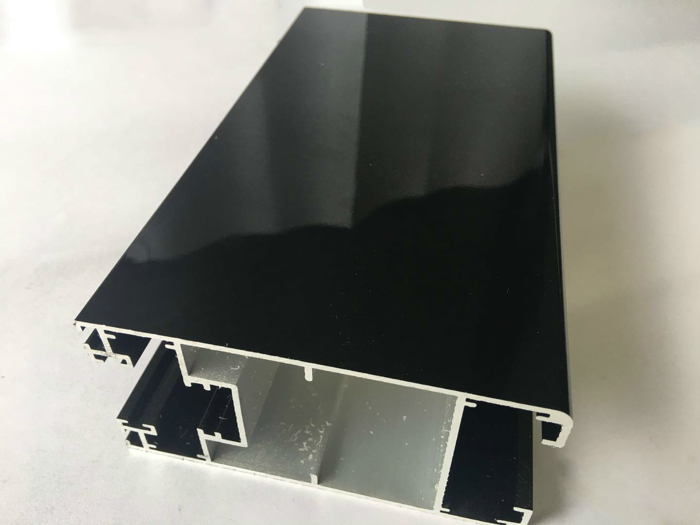 Electrophoretic Black Pearl Extruded Aluminum Electronics 6m Length