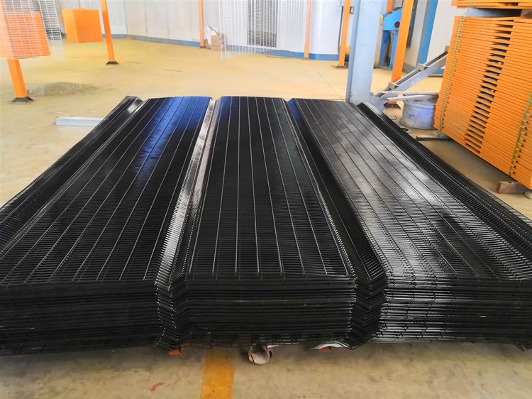 358 security wire fence panels powder coated orange & black mesh 76.20mm x 12.70mm with 4 v fold