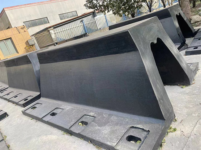 300% Elongation V Type Fender High Hardness 200mm Height