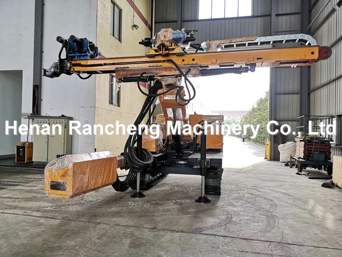 132KW RC Reverse Circulation Drilling Rig 180m Drilling Depth 130 - 320mm Drilling Dia