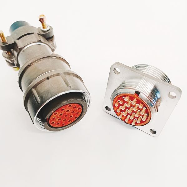 24-Pin Threaded Locking Vibration Resistant Female Socket Circular Connector 2PM27K24QB2