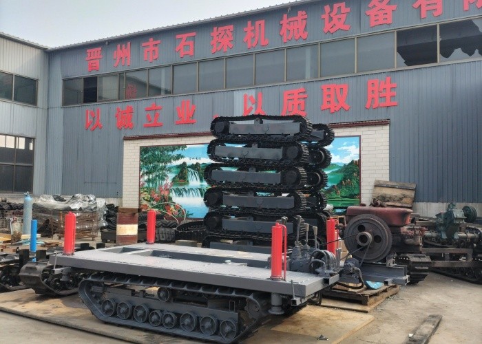 Powerful Diesel Engine Steel Crawler Motorized Carrier For Dumping Truck Operation