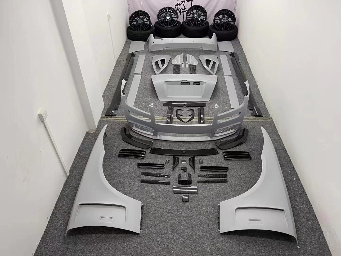 Auto Parts Ghost Body Kit Rolls Royce Front And Rear Bumper Hood 280MM