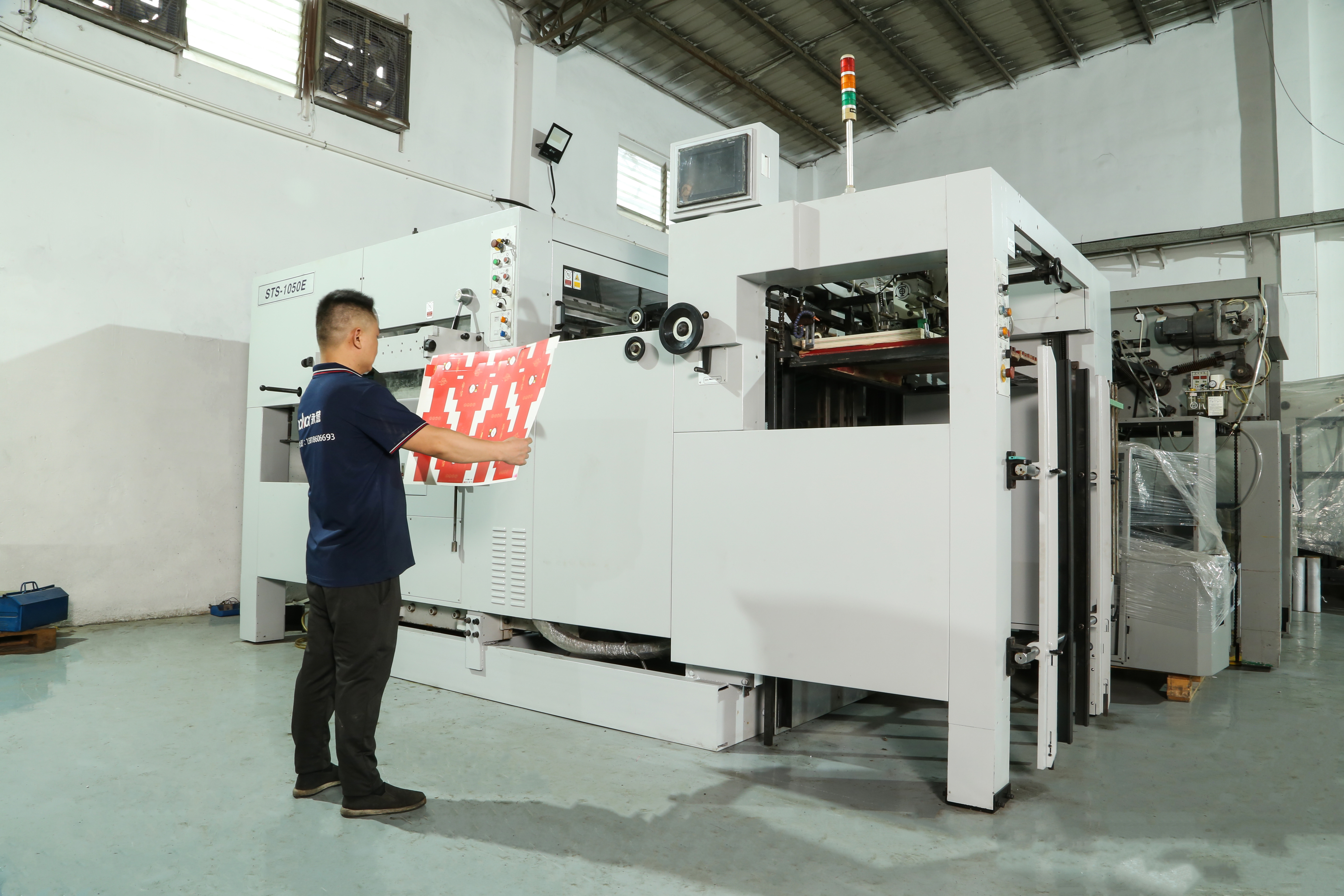 STS1050E PLC Automatic Paper Die Cutting Machine 7500sheets/hour 6300 X 4200 X 2100