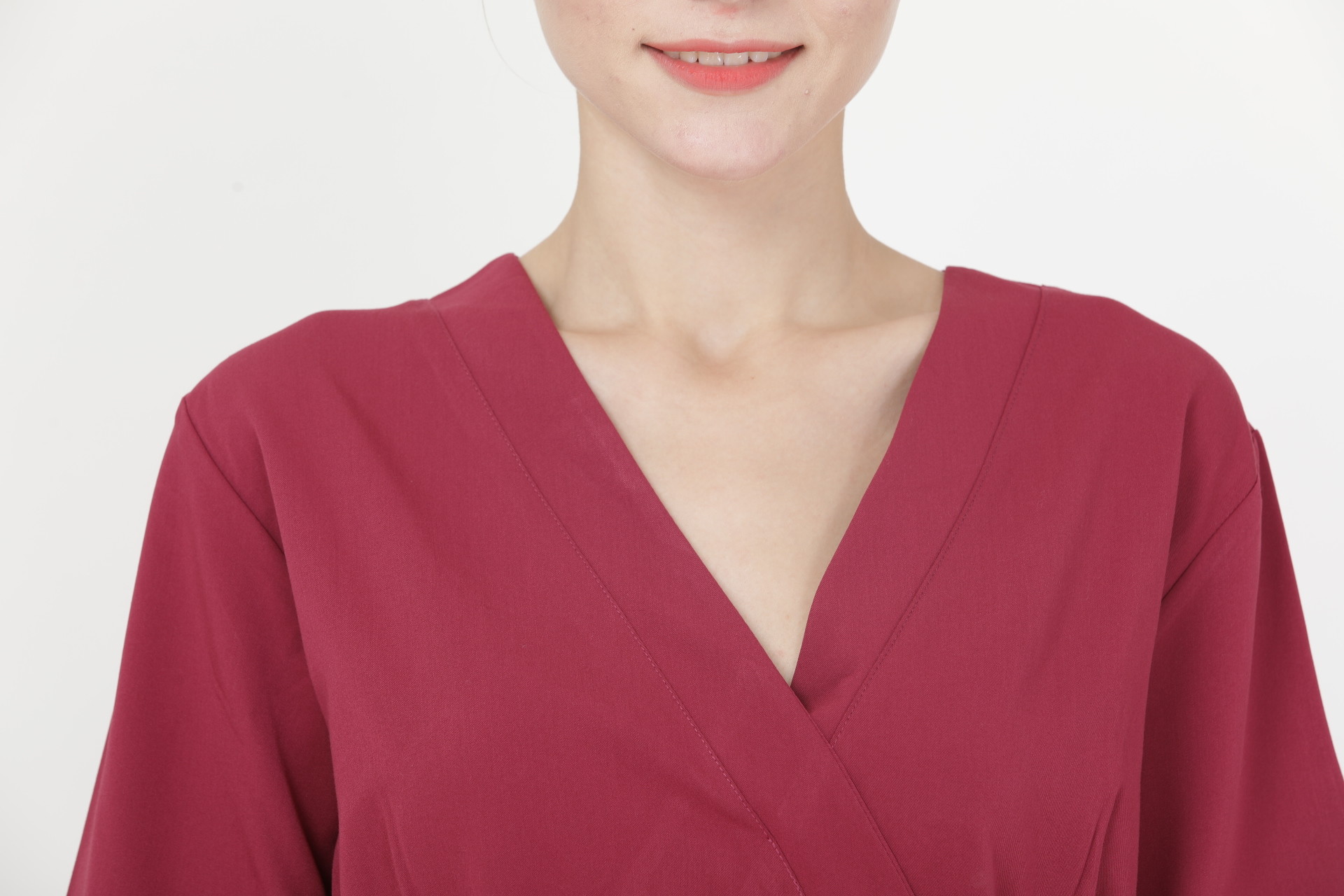 OEM ODM Hospital Nursing Clothes Uniform 100% Cotton SGS Custom Logo