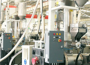 Small Amount Of Raw Material Side Feeder Color Masterbactch Lose In Weight