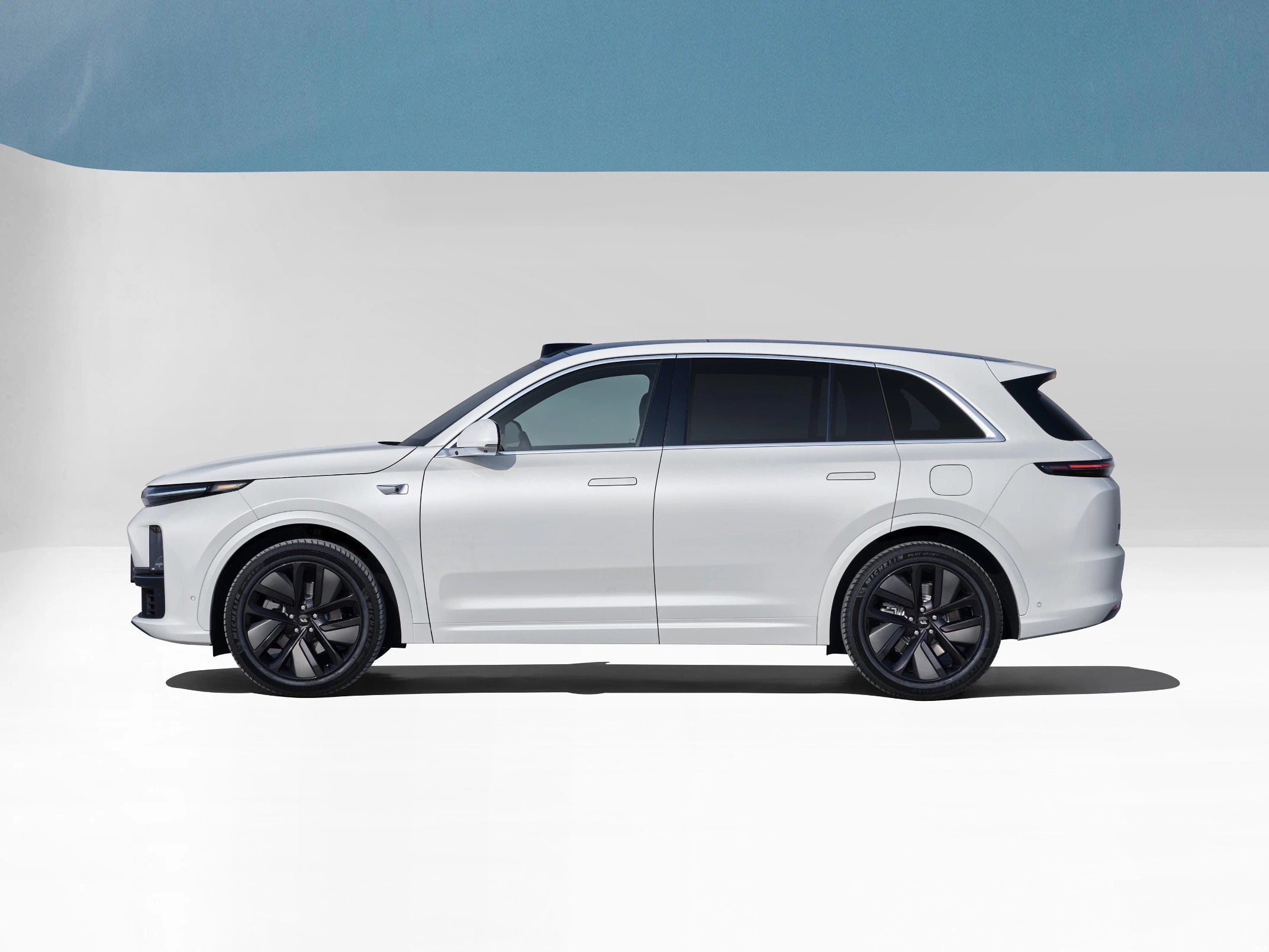 2024 EREV Li Auto L7 2024 Luxury Electric Car 4WD Lixiang L7 E-REV SUV Li L7 New Energy Vehicle