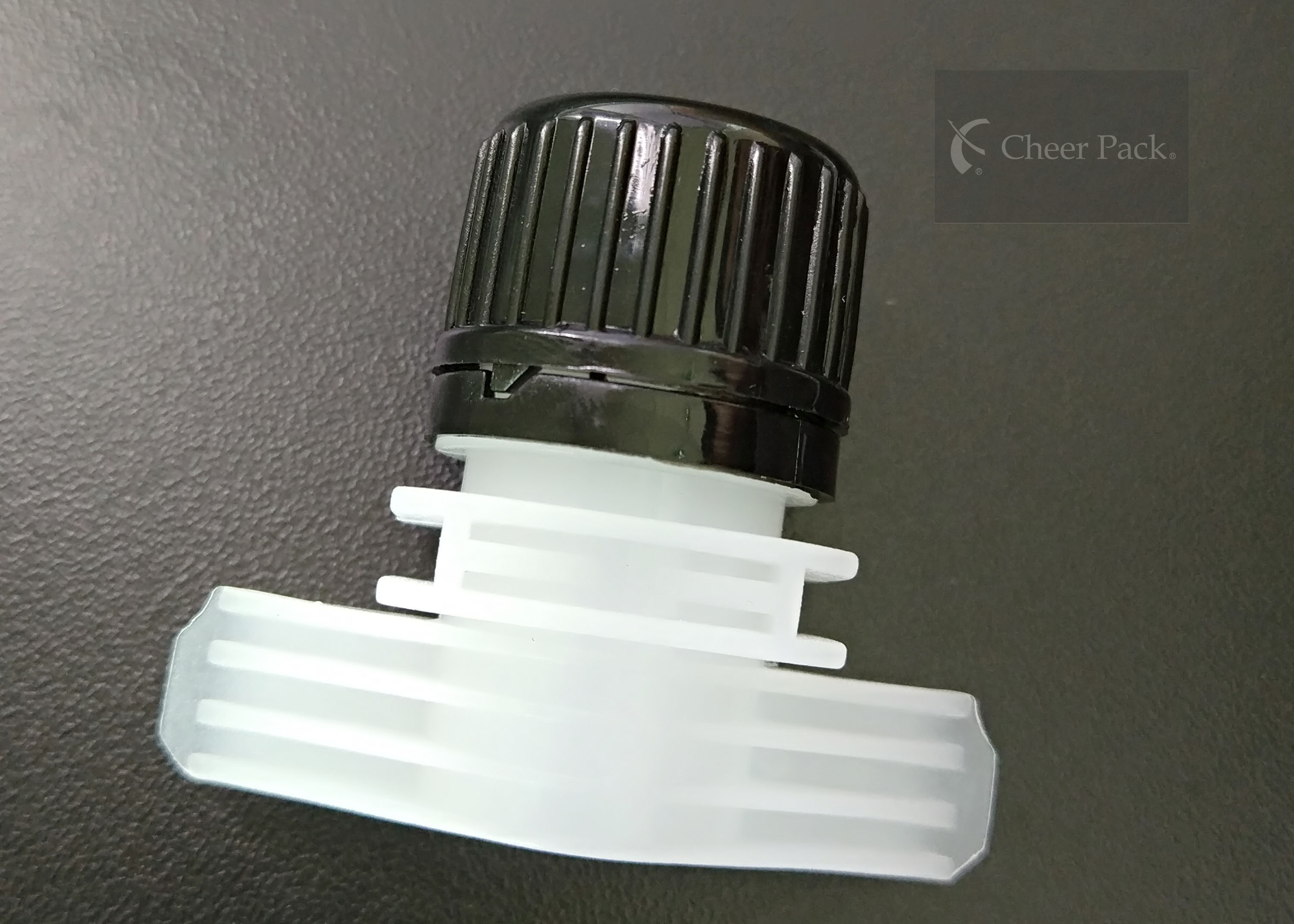 Outer Dia 18mm HDPE Plastic Spout Cap For Liquid Doypack Packaging