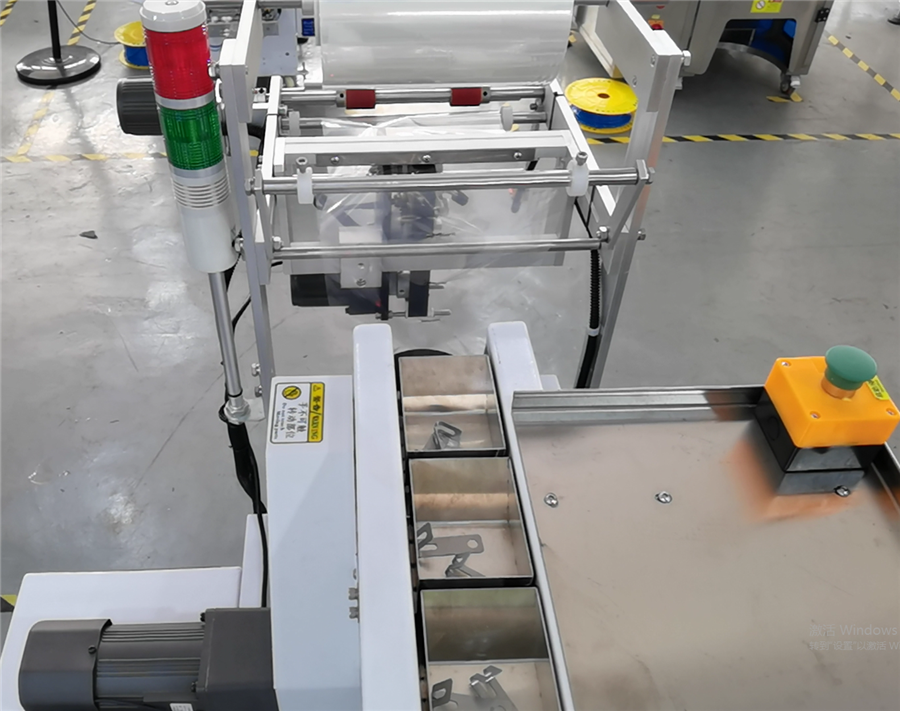 Manual Feeding Screw And Nut Semi-Automatic Packaging Machine Hardware Fittings Packing Machine Screws Bolt Packing Machine