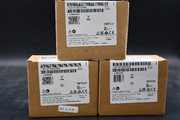 Siemens - PLC I/O Module for use with SIMATIC S7-1200, 100 x 45 x 75 mm, Analogue, IB IL AO 4/8/U/BP-XC-PAC, 24 V dc,