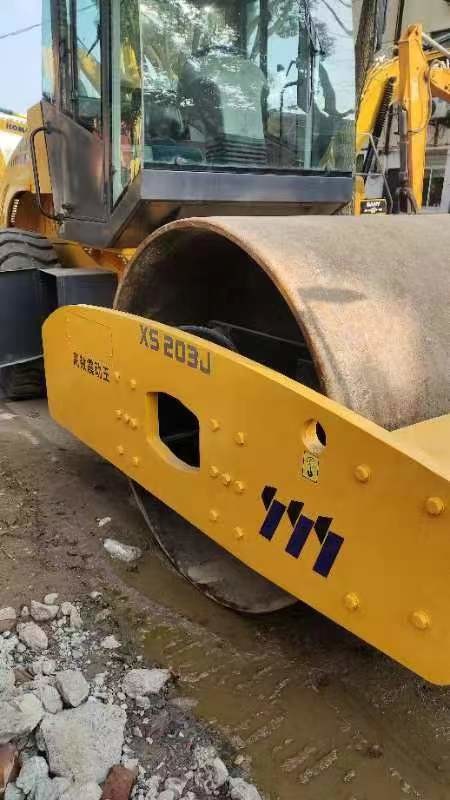 CAT CS-683E Dual Drive Dual Vibration Roller For Highways Compaction