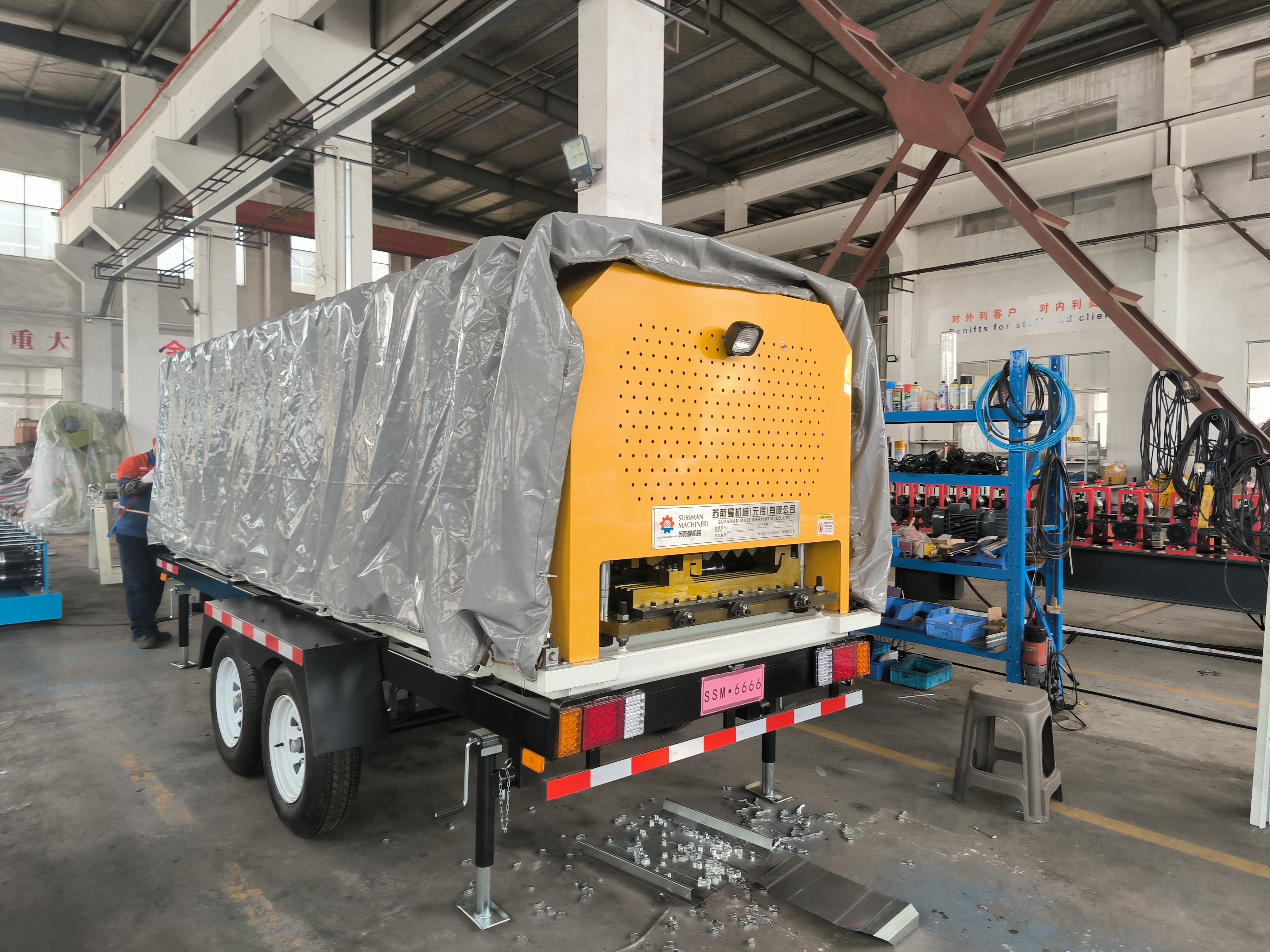 Portable KR18 KR24 Standing Seam Roll Forming Machine with Trailer