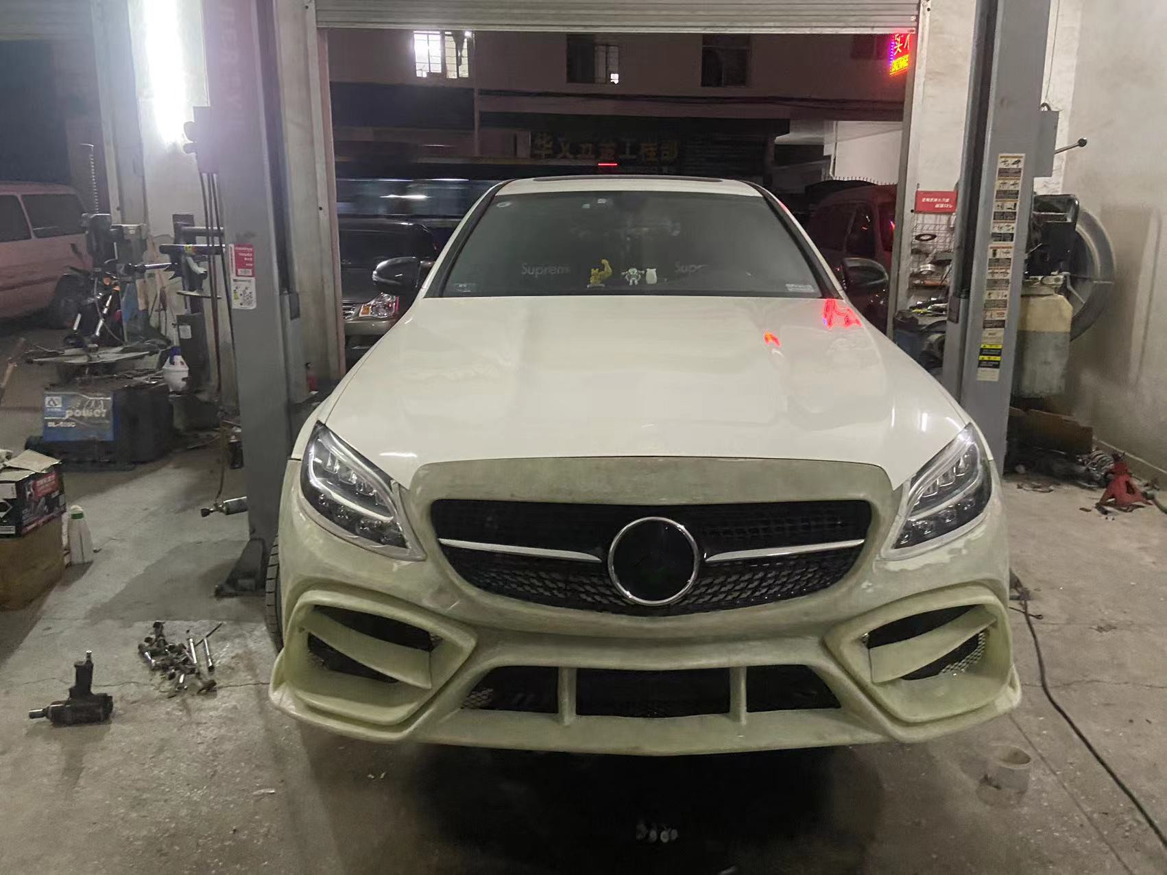 Auto Parts for Mercedes W205 C180 C260 C300 Body Kit W205 C180 C260 C300 Upgraded IMP Style Front Bumper Body Kit