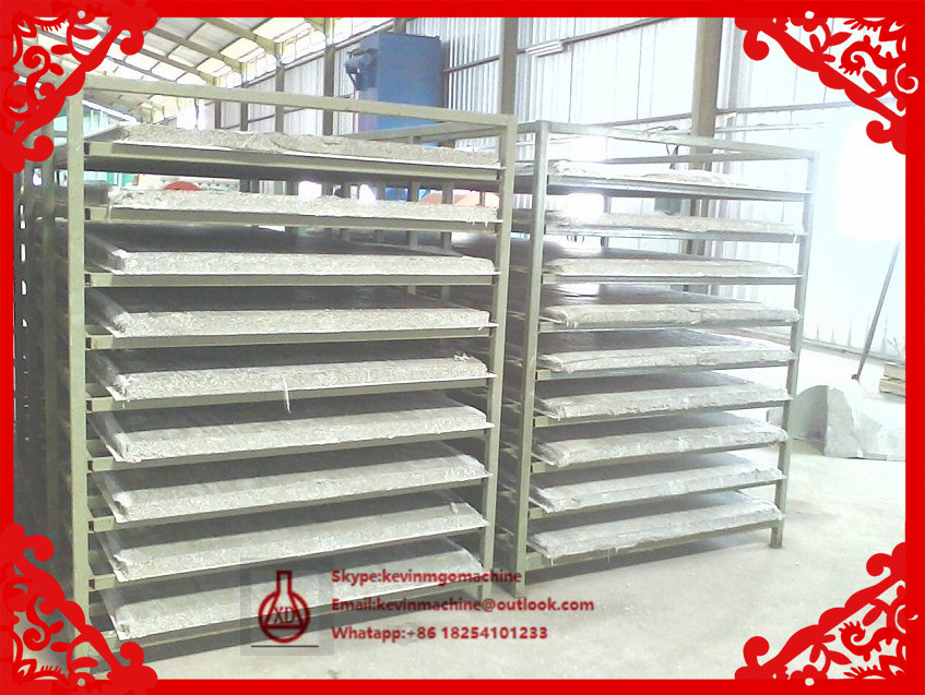 Sandwich Board Construction Material Making Machinery with Roller Extruding Craft