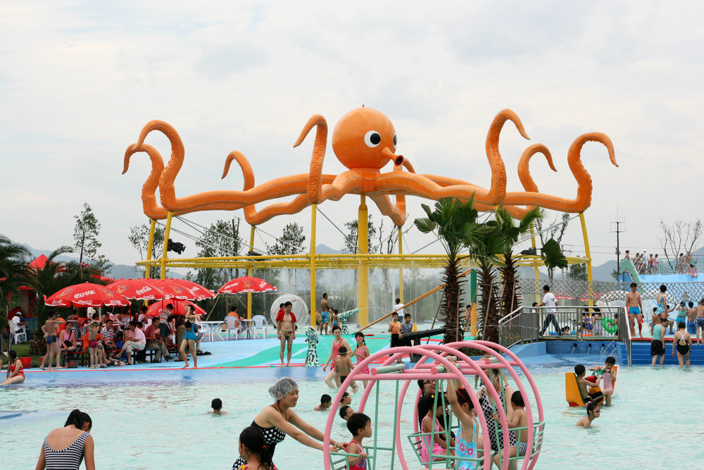 Customized 8m Height Octopus Spray For Aqua Water Playground Equipment