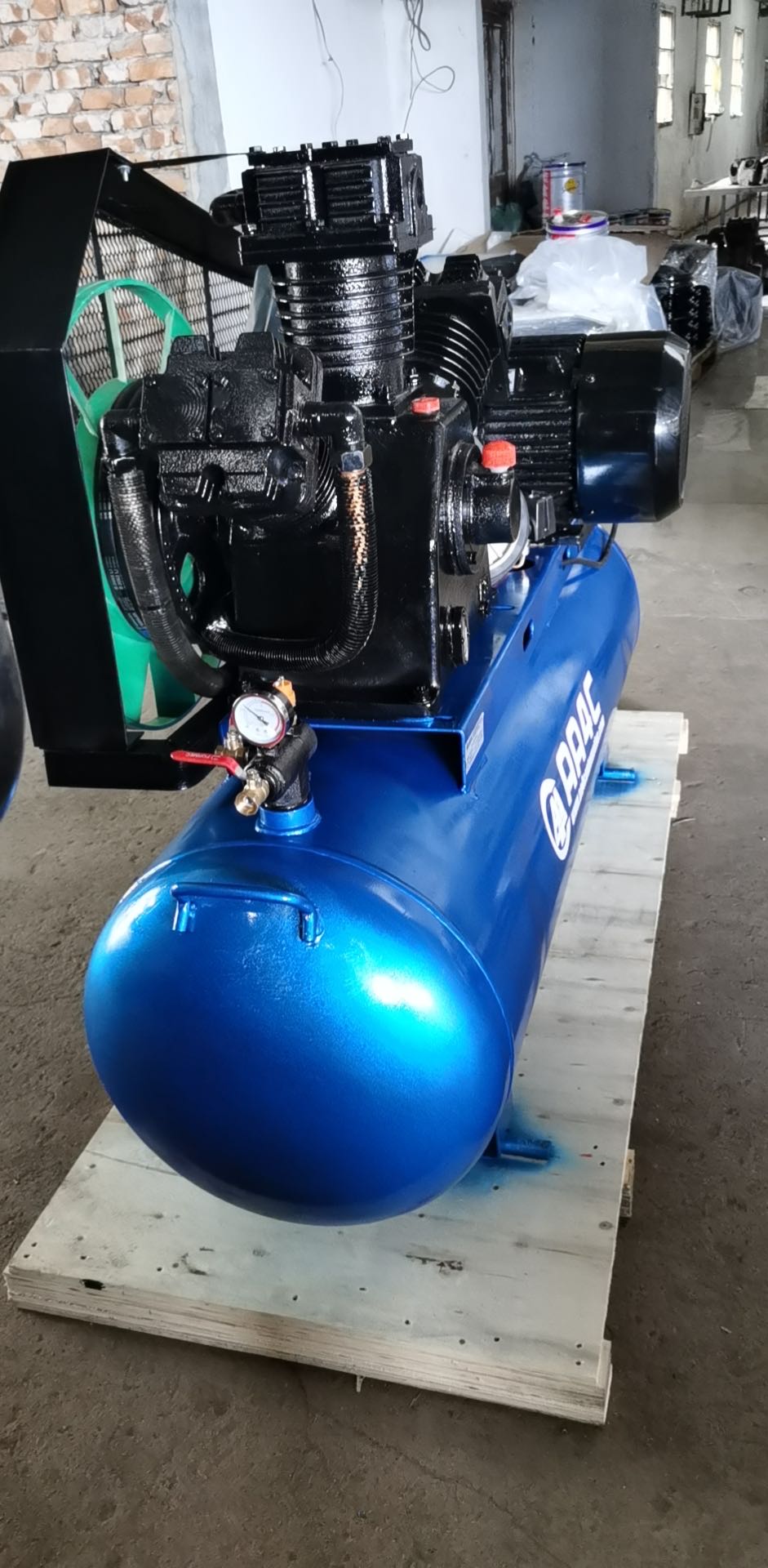AA4C Vertical Piston Air Compressor 80Gallon 300L 10HP 7.5KW 12.5 Bar Air Source