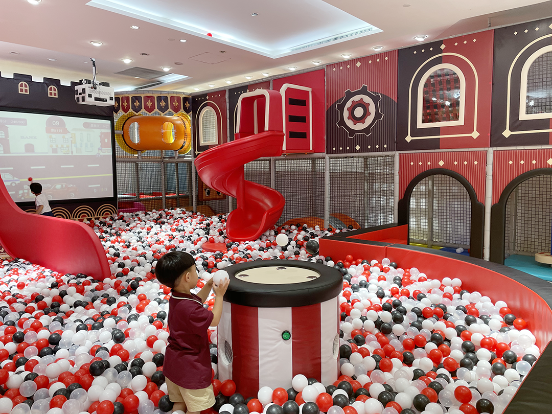 Children's Indoor Play Centre Equipment Ball Pool Fountain machine