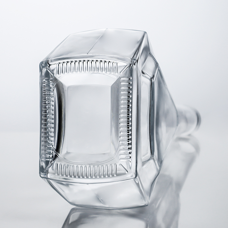 Polygonal Shape Glass Bottle for Gin Rum Whisky Cork Top and Sealing Type Cork