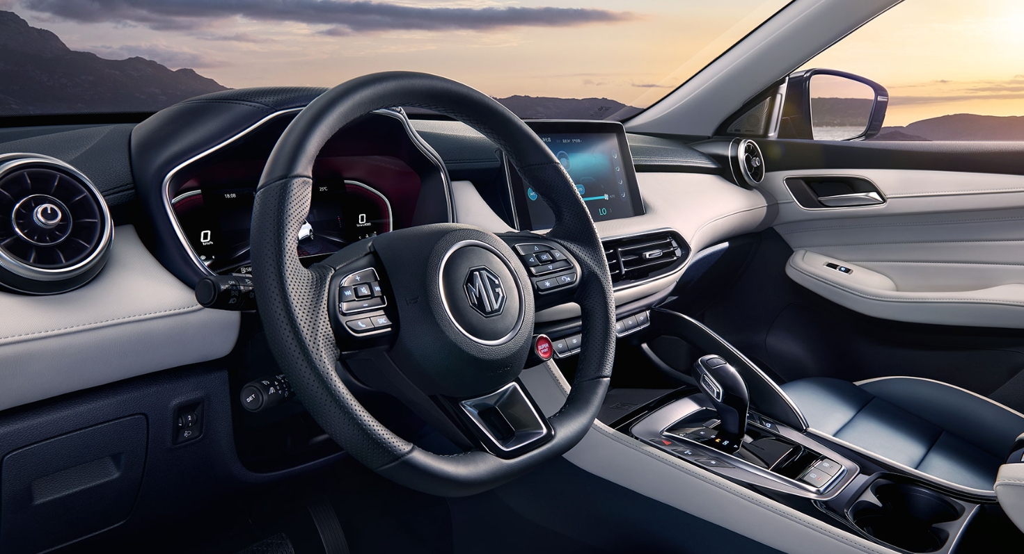Left Steering Hybrid MG HS PHEV Electric Car The Ultimate Choice for High Speed and Efficiency