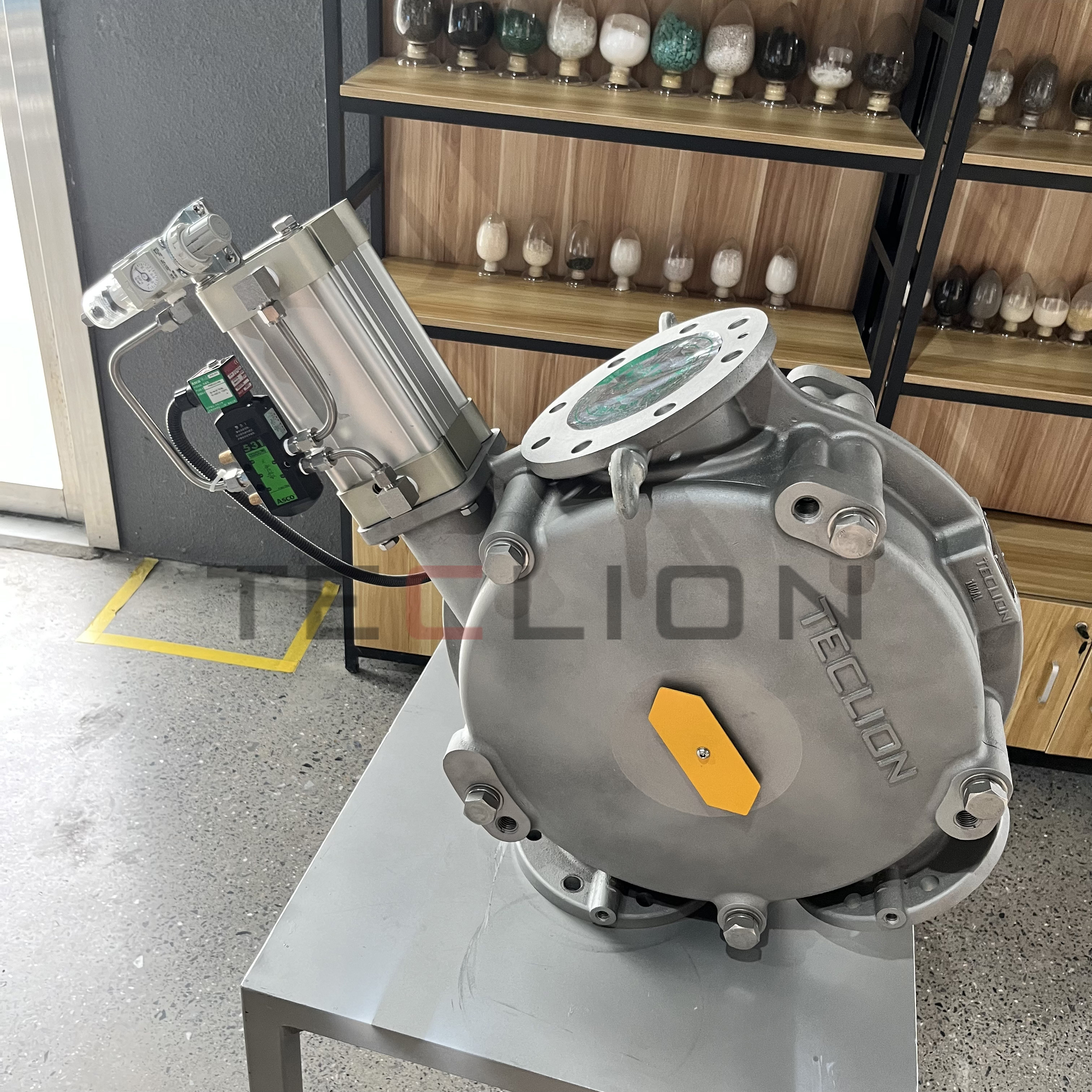 Unlock efficient fluid control: full bore, no dead corners, dual channel directional valve