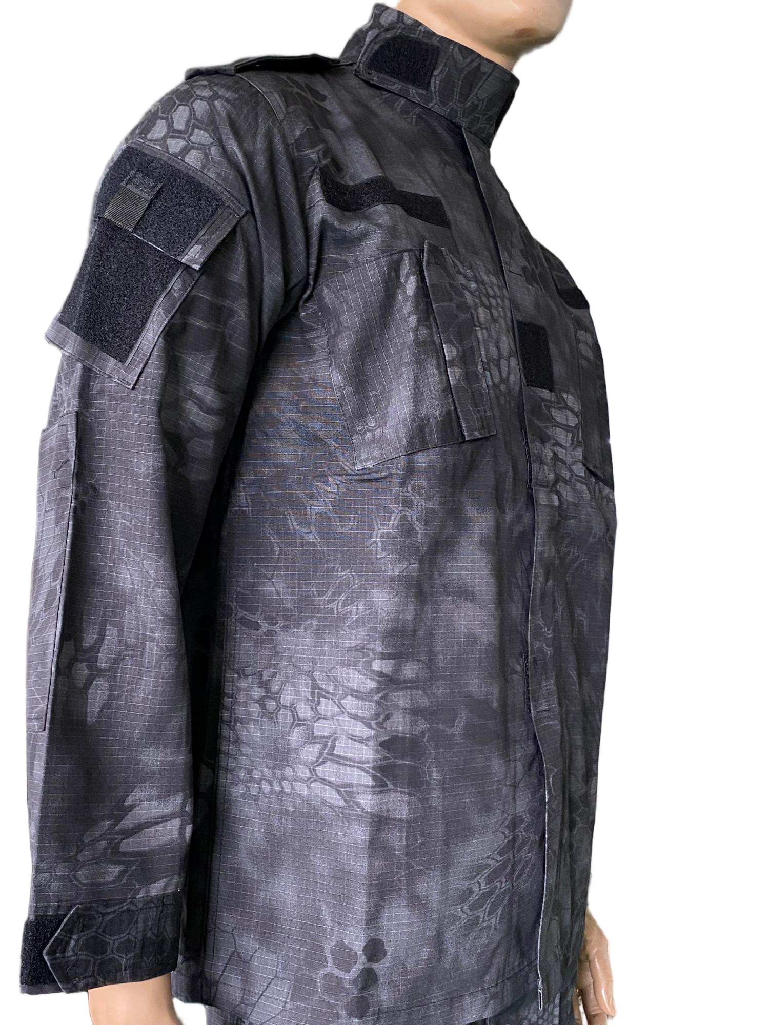 Black Tactical Uniform Set Python Camo Mens Combat Training Suit with 230 gsm Tear Resistant Jacket and Pants for Outdoor Use