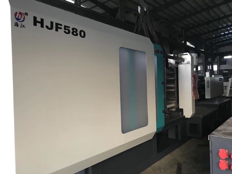580 Plastic Injection Molding Machine For Making Crate Mold 18 Months Warranty