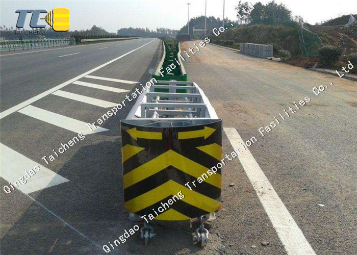 Yellow Q345 Q235 Crash Cushion Attenuator Corrosion Resistance Long Service