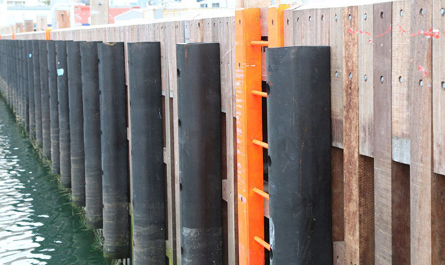 Resilient D Type Fenders Corner Fenders Cylindrical Fenders Piling Caps Pontoon Fenders