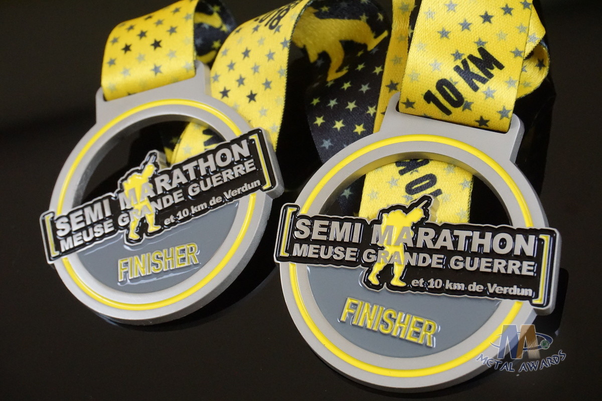 Semi Marathon 10KM Custom Sports Medals Soft Enamel Medallion With Ribbon