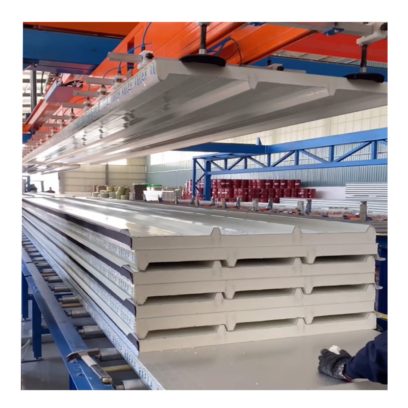 White Fire Rating B1 PU Roof Panel 1000mm Width For Superior Roofing Solutions