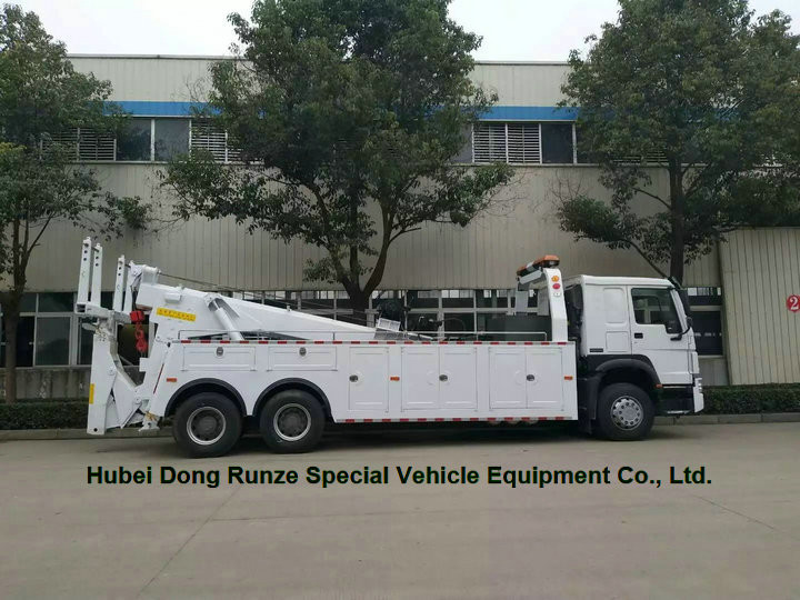 HOWO 50 Ton Heavy Duty Rotator Wreckers Tow Truck With 360 Degree Rotation