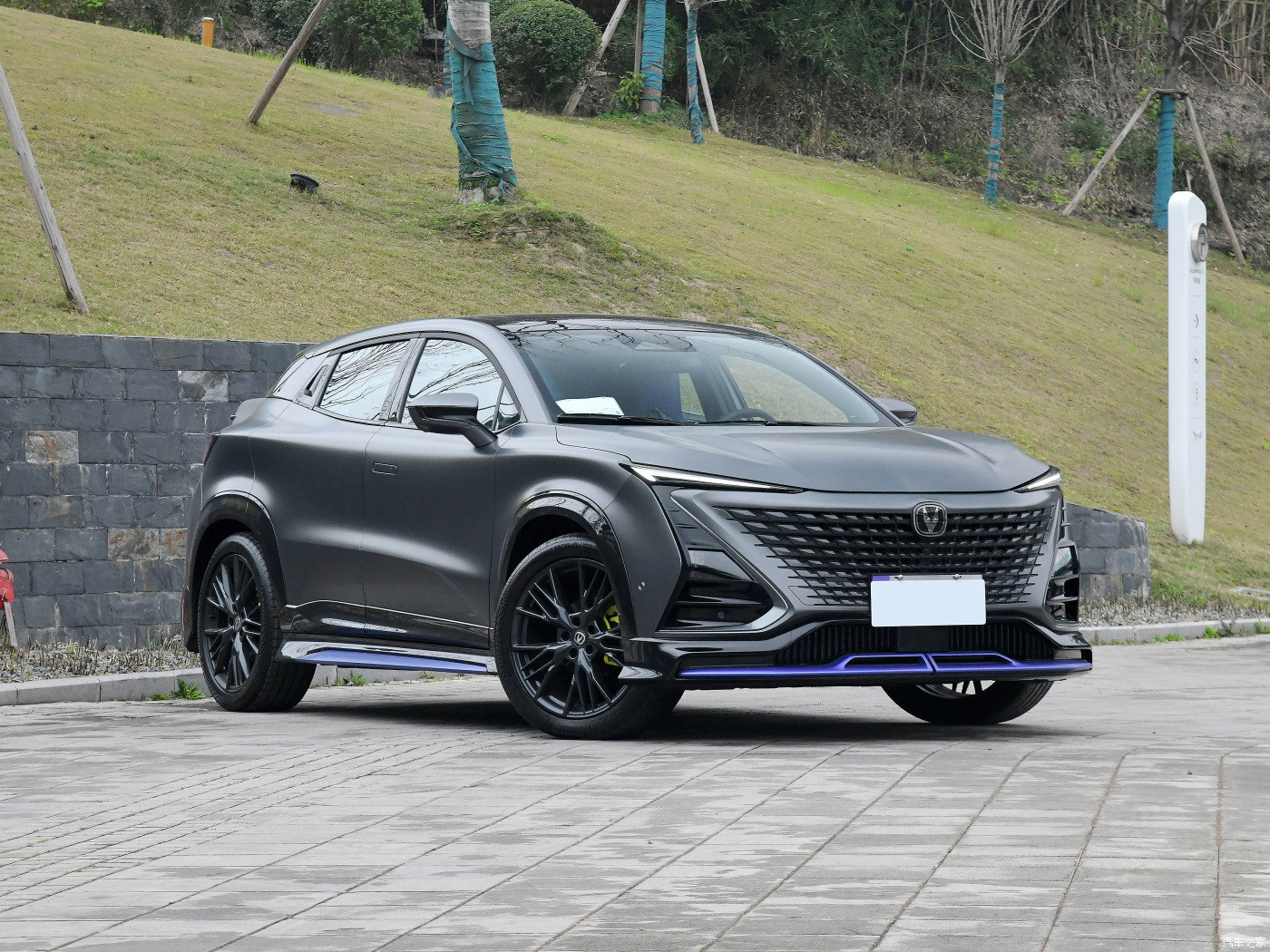 2023 New Petrol SUV Cars 5 Seats Changan Uni-T Gasoline Car In Stock