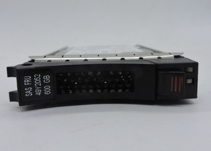 IBM Hard Disk 49Y2048 49Y2052 600G 10K SAS 2.5 DS3524 1 year warranty