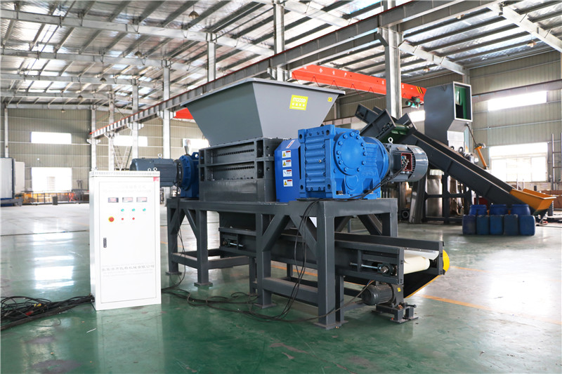 Single Shaft Waste Plastic Lumps Shredder Machine 200kg/H Granulator