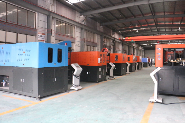 2000ml High Speed PET Stretch Blow Molding Machine 12000BPH