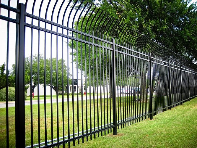 black powder painted used aluminium picket fence