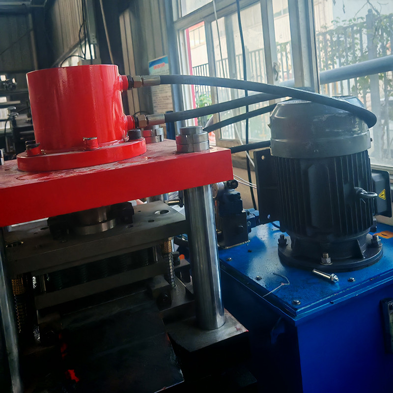 Cutting Type Hydraulic Cylinder Cable Tray Making Machine For High Tensile Steel Material
