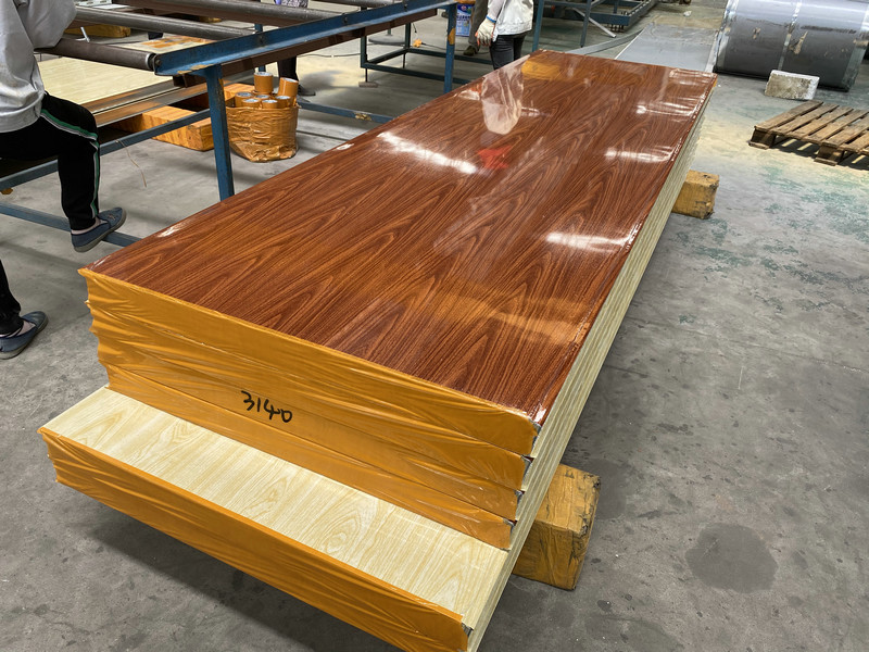 Wooden Color Metal Surface 950mm Width Wall EPS Sandwich Panel