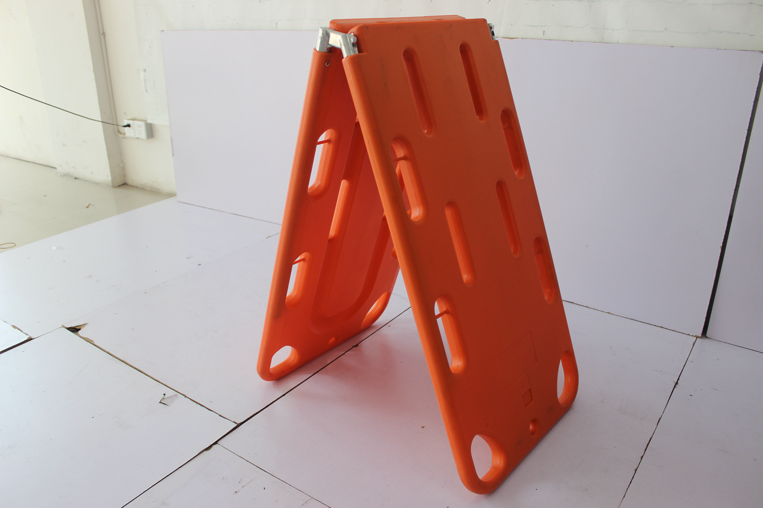 High-density plastic foldable emergency stretcher spine board with X-ray and CT penetration