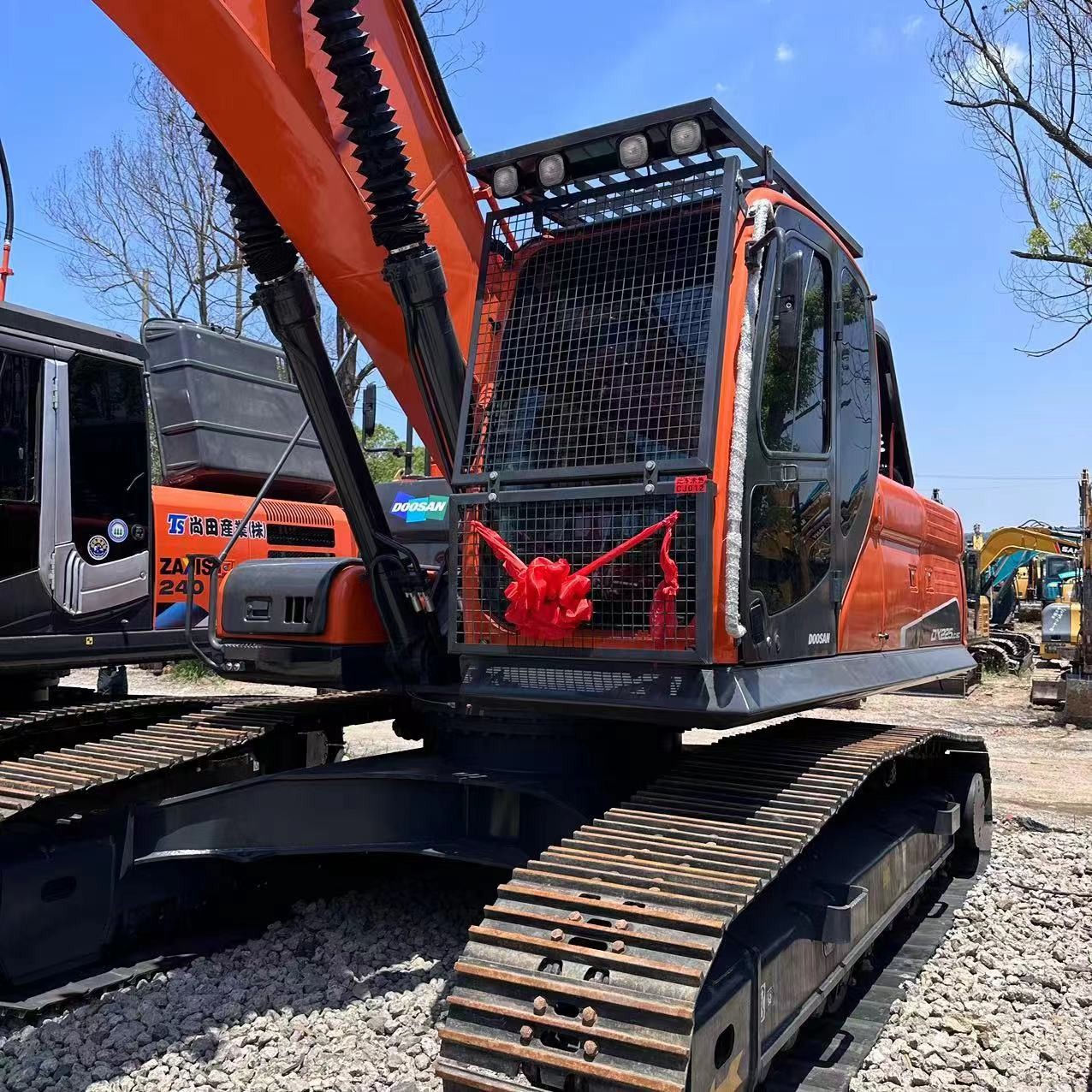 Used Doosan Digger DX225 Secondhand 22.5ton Medium Type Crawler Excavator