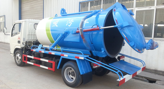 Dongfeng 5000Liters used vacuum sewage suction tanker truck with good quality hot in sale